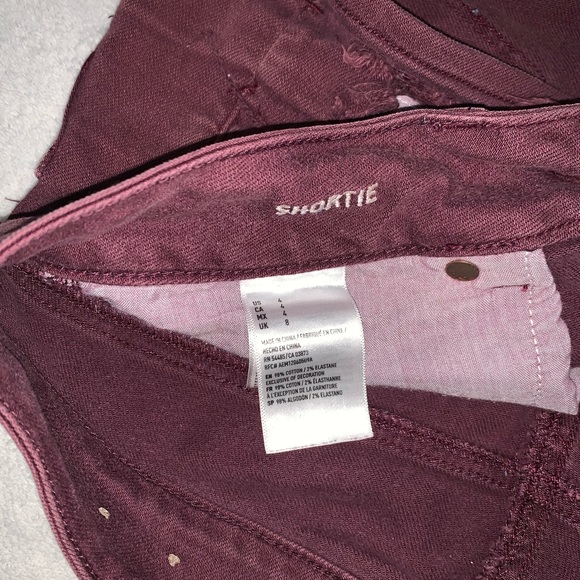 AE Shorts - Picture 2 of 4